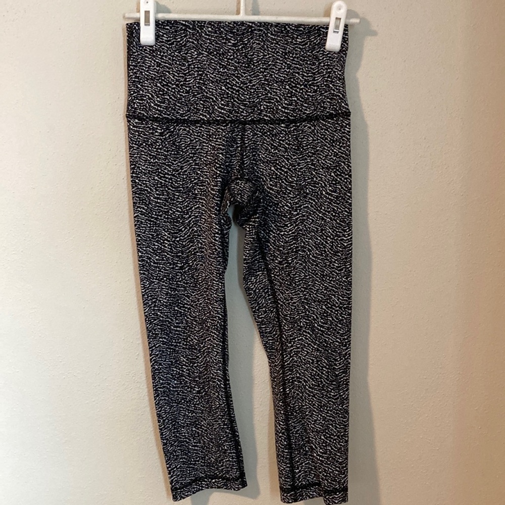 Lululemon cropped align black white high waisted